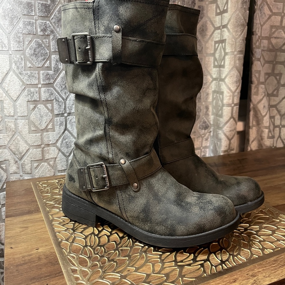 Women's Distressed Leather Boots